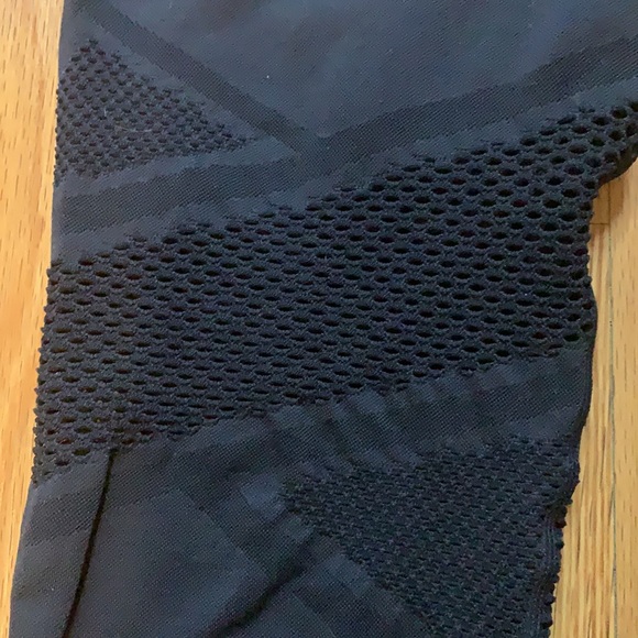 Fabletics leggings. - Picture 2 of 3